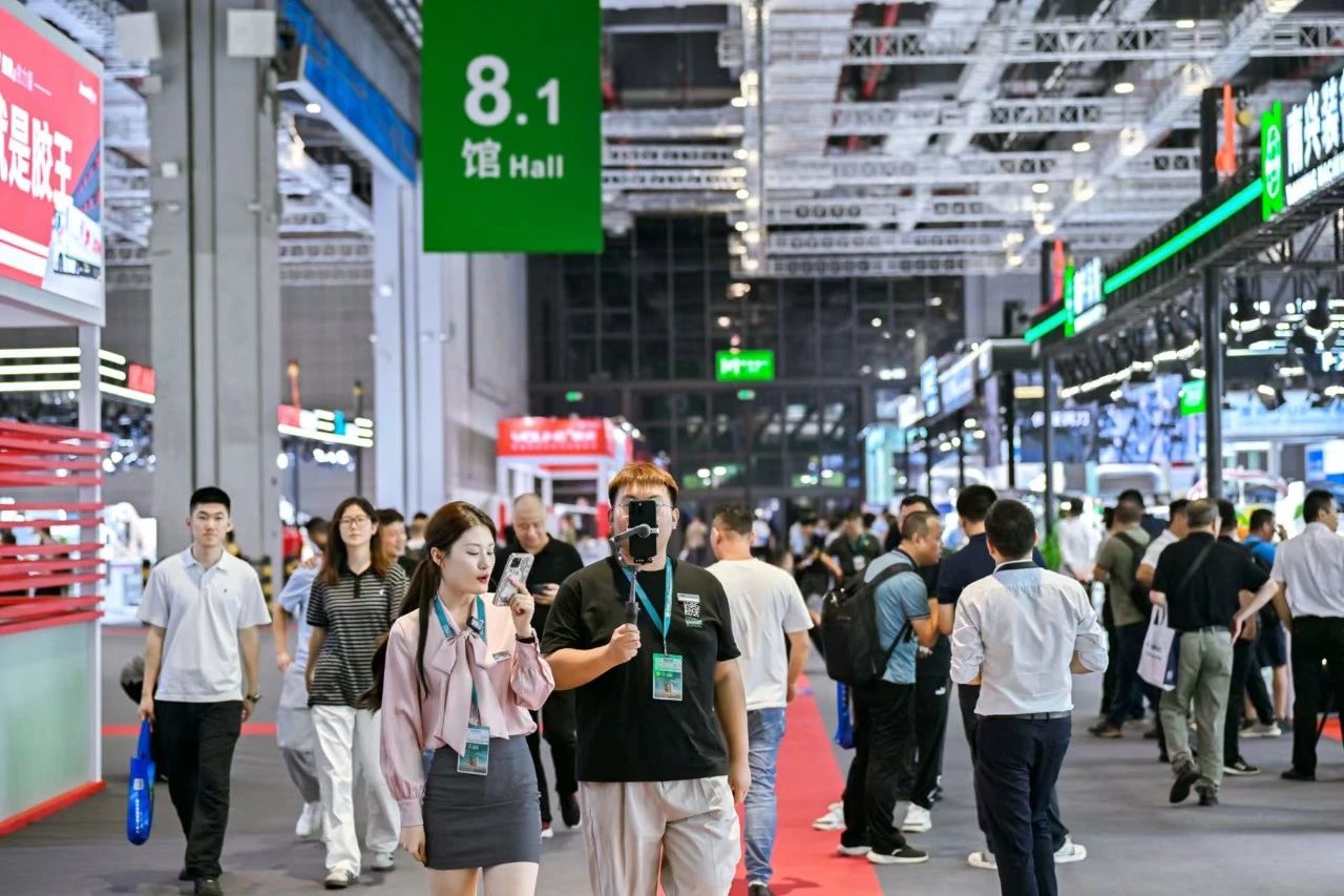 主办官宣《2026上海家具展暨户外休闲家具展》时间及展馆